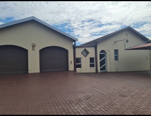 4 BEDROOM FREESTANDING FOR SALE IN ARBORETUM
